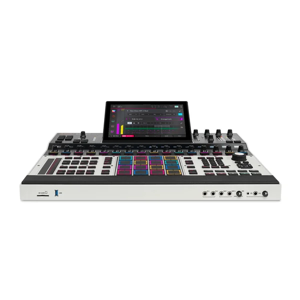 Akai Pro MPC XL – Standalone Production Workstation