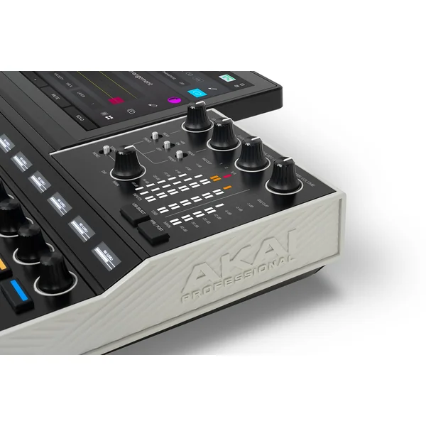 Akai Pro MPC XL – Standalone Production Workstation