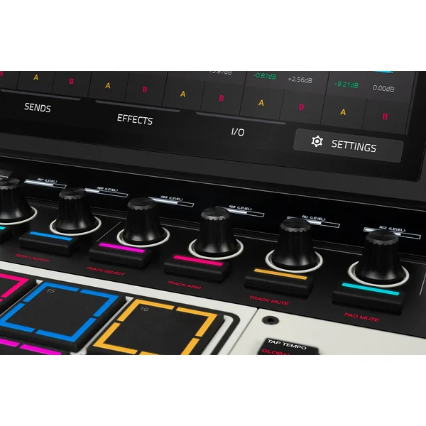 Akai Pro MPC XL – Standalone Production Workstation