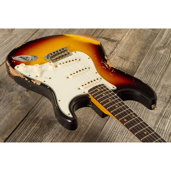 Custom Shop 1960 Stratocaster #CZ578789 - heavy relic 3-color sunburst