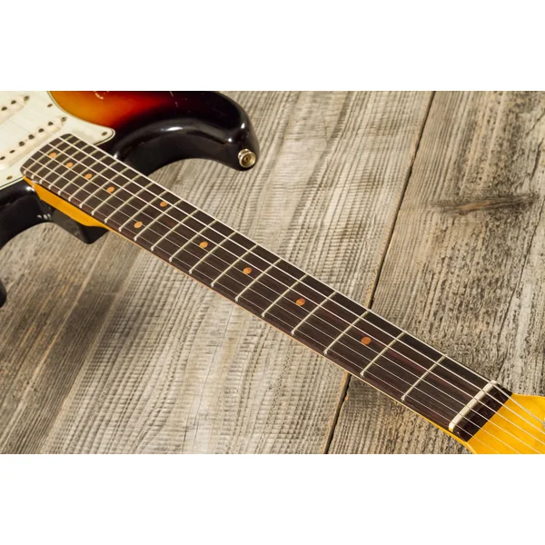 Custom Shop 1960 Stratocaster #CZ578789 - heavy relic 3-color sunburst