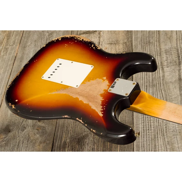 Custom Shop 1960 Stratocaster #CZ578789 - heavy relic 3-color sunburst