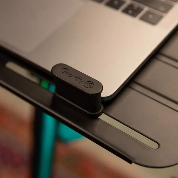Gravity LTS T 02 B - Universelt laptopstativ med justerbare holdepinde og stålbase, sort