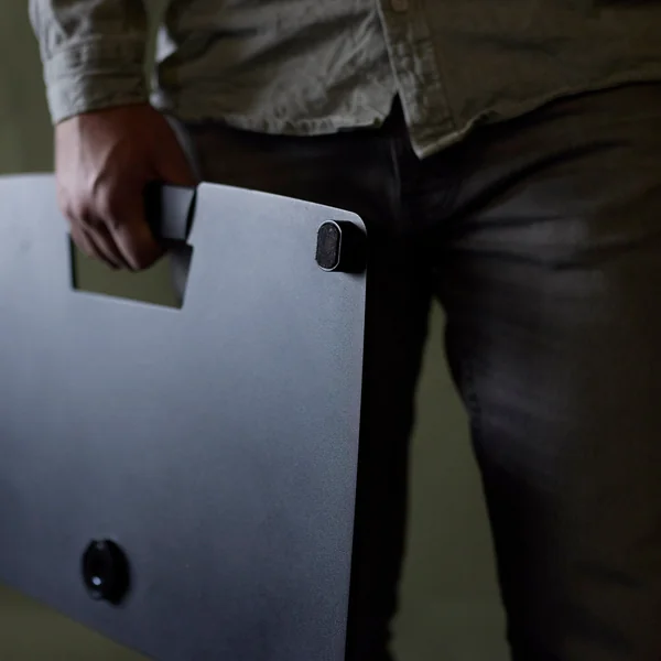 Gravity LTS T 02 B - Universelt laptopstativ med justerbare holdepinde og stålbase, sort