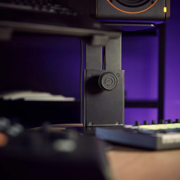 Gravity SP 3102 C B - Kompakt bordstander til studiomonitor