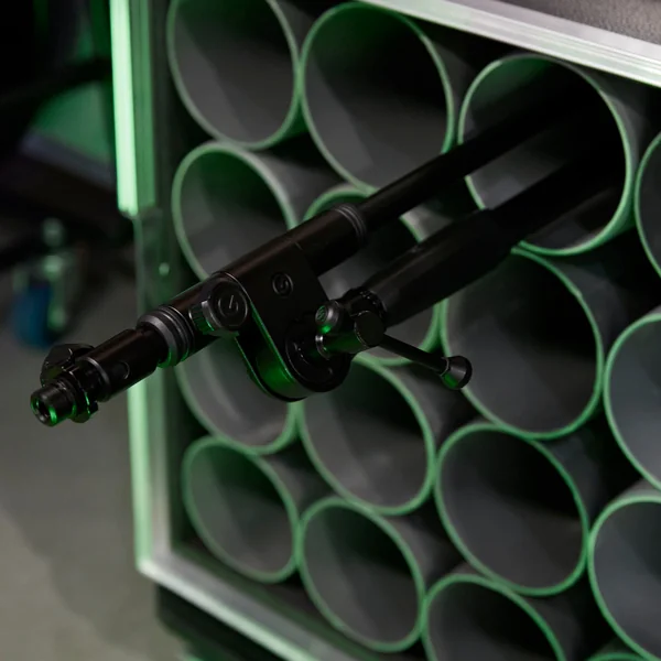 Gravity TMS 4232 B - Touring Series kort mikrofonstativ med sammenklappelig trefodsfod og 2-punkts justerbar teleskopboom, sort