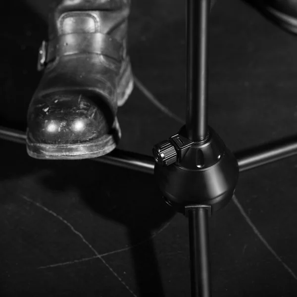 Gravity TMS 4322 B - Touring Series mikrofonstativ med teleskopbom med 2-punktsjustering