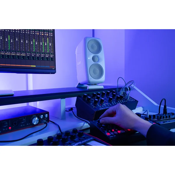 iLoud MTM MKII-WHITE - one piece