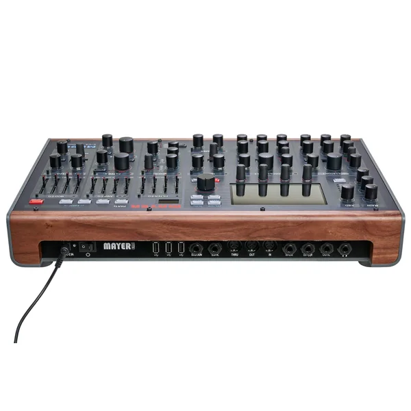 MD900 Desktop Synthesizer