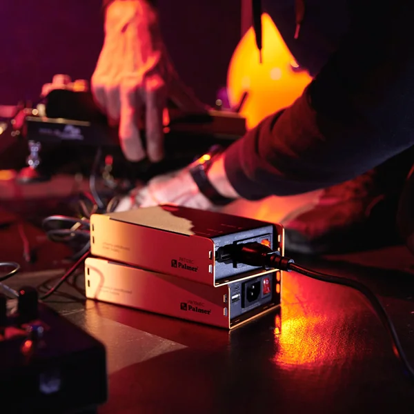 Palmer PWT 12 IEC - Bloc d'alimentation universel pour pedalboard avec USB