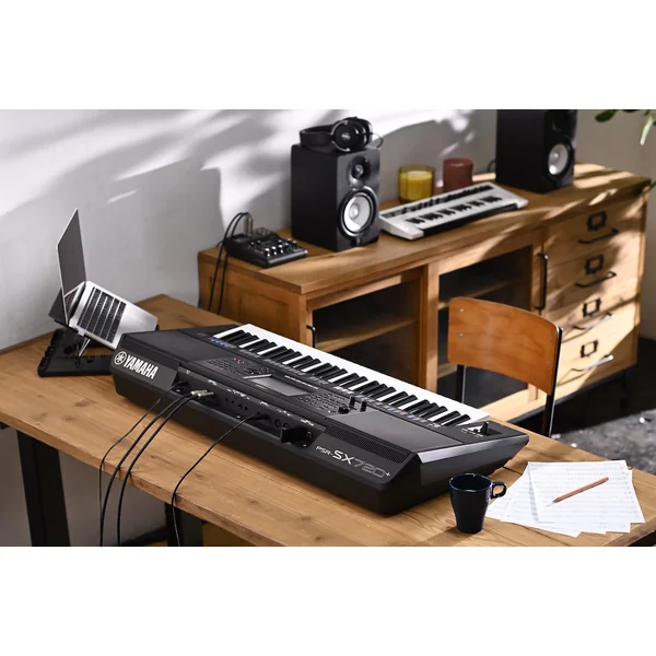 Yamaha PSR-SX720+